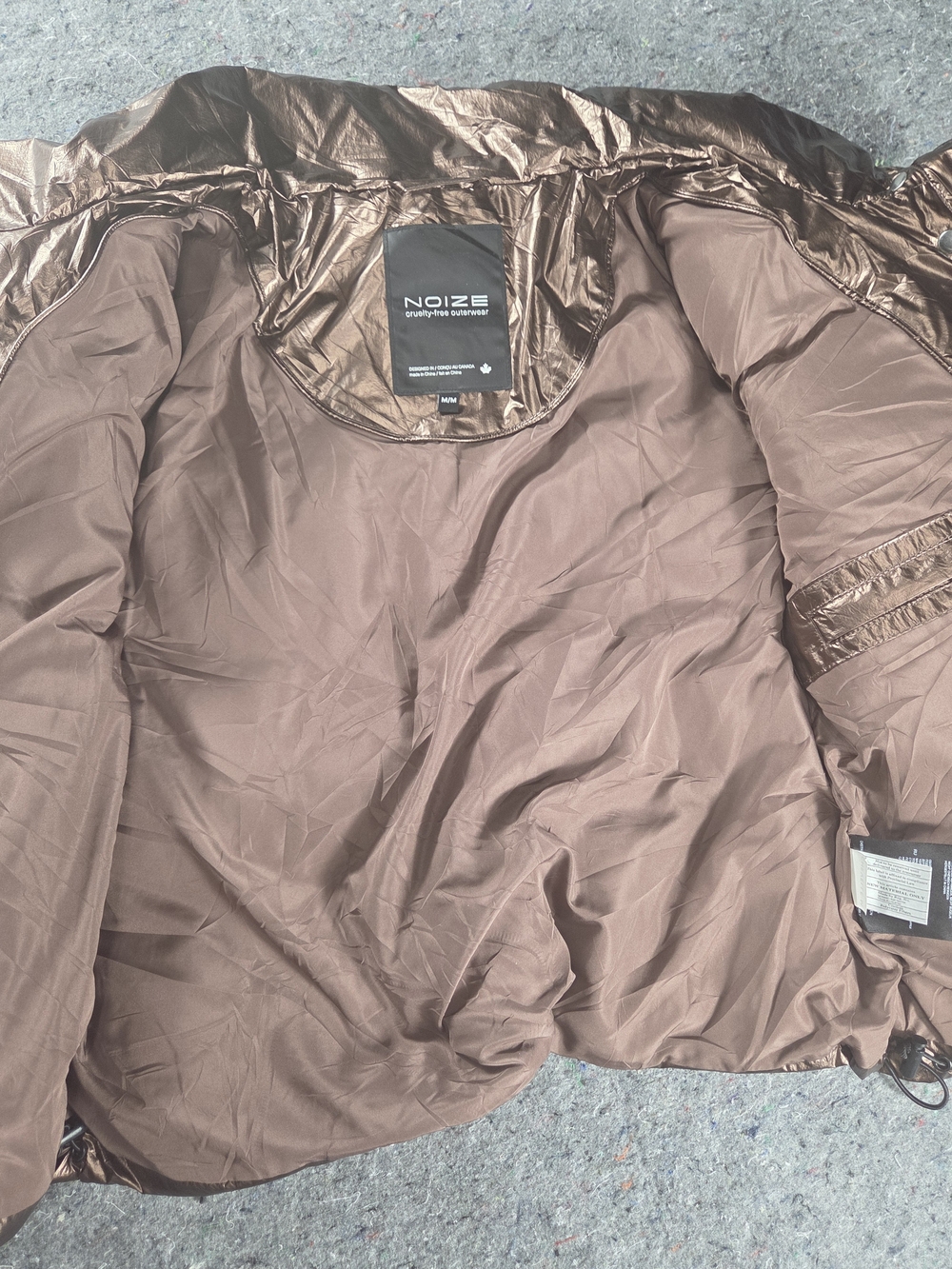 NOIZE Chevelle Women’s M Metallic Bronze Rose Gold Cropped Puffer Jacket Vegan - Picture 12 of 15
